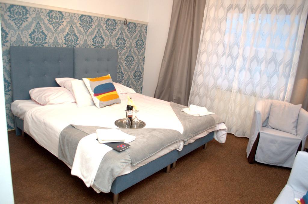 Hotel Acwador Pleszew Exterior foto